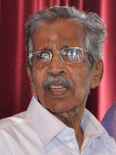 Literary critic Achuthan passes away in Kochi | Kochi News - Times of India