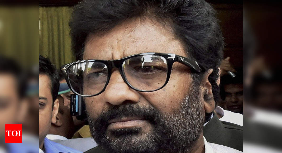 Ravindra Gaikwad: Ravindra Gaikwad prefers train to flight, takes Delhi ...