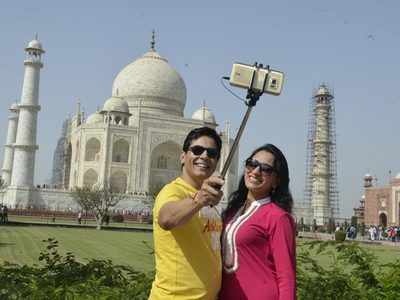 Aman Verma takes his Mumtaz to Taj Mahal