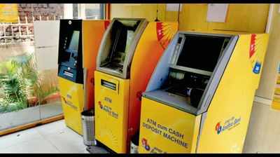 Cash curfew at ATMs: Hyderabad worst hit, headquarters chests dry too