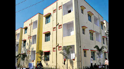 Bhopal: Year after construction, flats in Vajpayee Nagar need repair