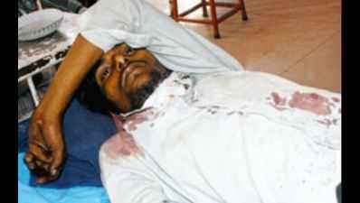 Man attempts self-sacrifice by slashing throat at Ambaji