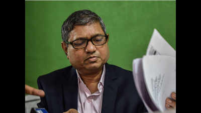 'Dalit activists' thrash Maharashtra info panel chief