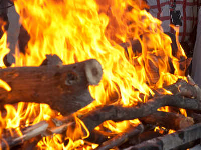 Gujarat-based family bids Rs 33.5 crore to light funeral pyre of Jain monk