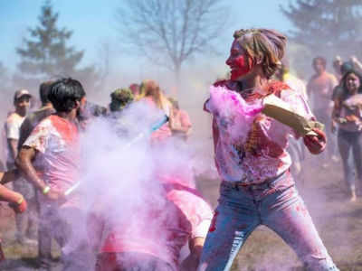 Saginaw Valley State University celebrates Holi