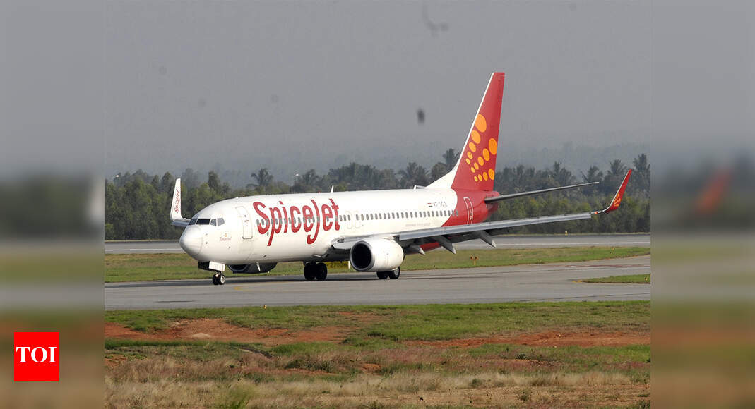Fire scare leads to panic on SpiceJet flight | Pune News - Times of India