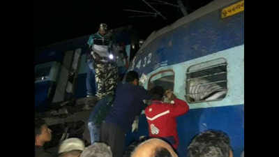 Aurangabad train derails