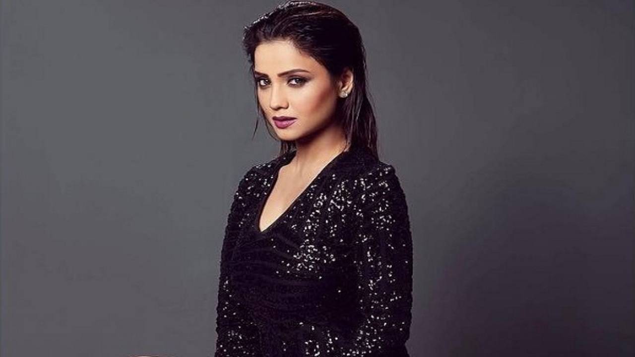 Naagin actress Adaa Khan cuts a pretty figure in her latest photo shoot -  Times of India