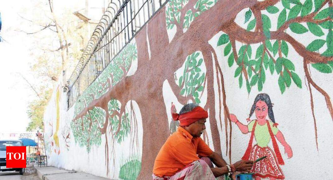 Artists begin work on city’s longest painting Vadodara News Times of India