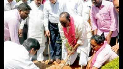 Politicos show CM KCR they can earn coolie money to raise funds for meet