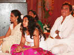 Vinod Khanna with family