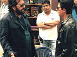 Vinod Khanna and Shah Rukh Khan