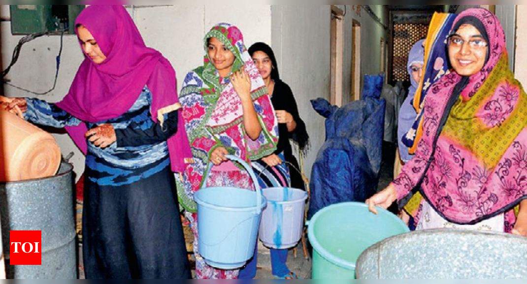 Nizamia Buckets out Nizamia college taps run dry Hyderabad