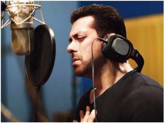 Salman Khan debuts as a Marathi singer with 'FU'