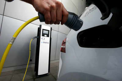 India aiming for all-electric car fleet by 2030, petrol and diesel to be tanked