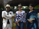 Paresh Maity Gauri Khan and Shaina NC pose together