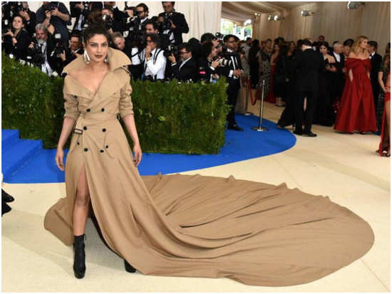 Priyanka Chopra’s response to memes made on her Met Gala outfit is classy!