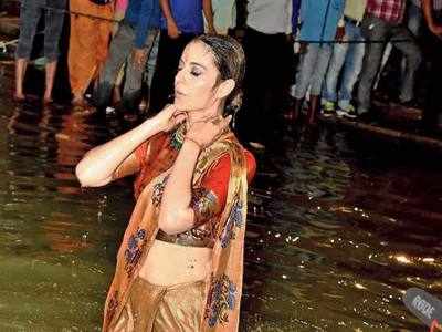 Kangana Ranaut's holy visit to Banaras: A dip in the Ganga, and then an aarti