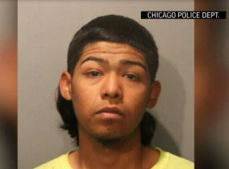 Teen charged in Chicago police shooting