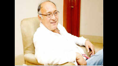 Veteran actor Victor Banerjee urges CM to promote local films
