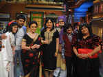 Sumona Chakravarti, Kapil Sharma, Upasana Singh, Paresh Ganatra and Kiku Sharda with Asha Parekh and Helen