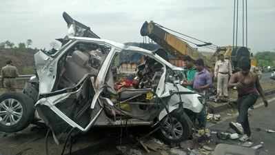 9 killed, 2 hurt in Dhamnod road accident