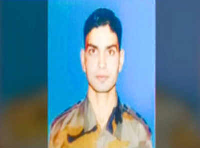 Kashmiri Army officer's bullet-riddled body found in Shopian