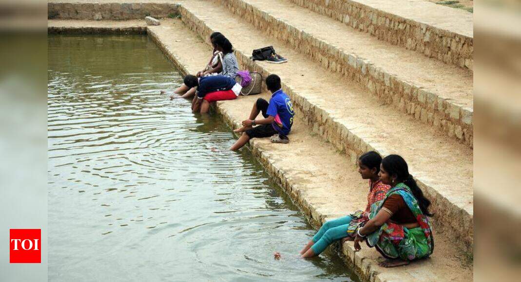 Oxygen Park Nature’s pedicure Fish spa draws scores to Oxygen Park