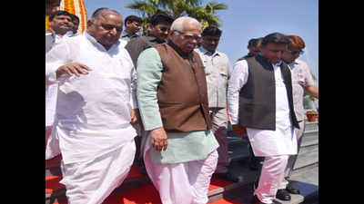 Governor Ram Naik offers to facilitate industrial growth in UP