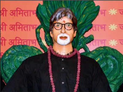Amitabh Bachchan gets his throne in Kolkata 'temple'