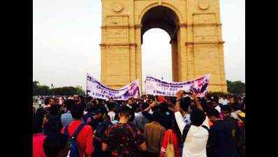 Candlelight march held at India Gate for Kashmiri army officer Lt Ummer Fayaz