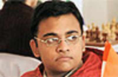 Abhijeet beats Gopal, jumps to joint lead