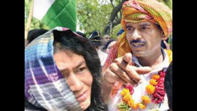 Dismissed jawan lands at Jantar Mantar to change the system ...