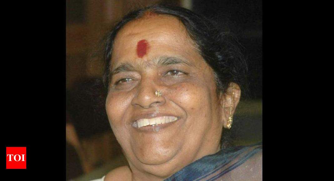 parvathamma-rajkumar-hospitalized-following-prolonged-illness-kannada