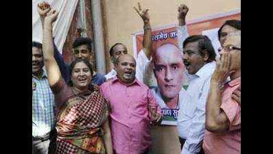 Mumbai: Friends and well-wishers of Kulbhushan Jadhav celebrate ICJ verdict