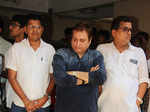 Manoj Joshi at Reema Lagoo's funeral