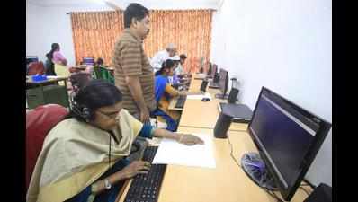 Training for blind school teachers in typing software