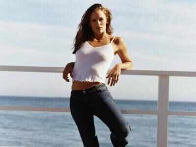 Jennifer Garner used to babysit Stephen Colbert's daughter English