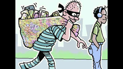 Valuables worth Rs 1.38 lakh stolen from mobile phone shop