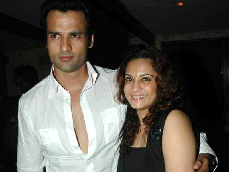 Rohit Roy, Mansi Joshi celebrate 25 years of being together, shares a ...