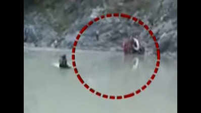 Bus falls into gorge in Uttarkashi, 22 killed