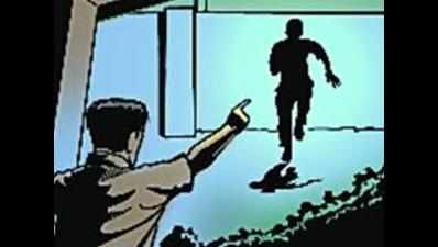 Delhivery office robbed of Rs 45,000