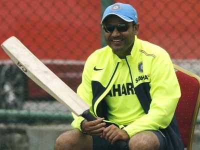 Thaman gets Gray-Nicolls bat signed by Sehwag!