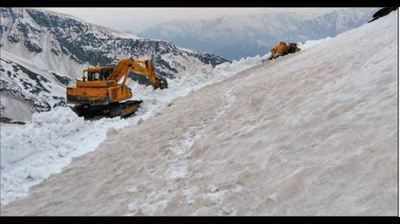 Rohtang Pass finally opens for tourists after six months