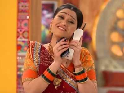 Taarak Mehta Ka Ooltah Chashmah written update May 23, 2017: Daya cleans the stains from Champaklal's clothes