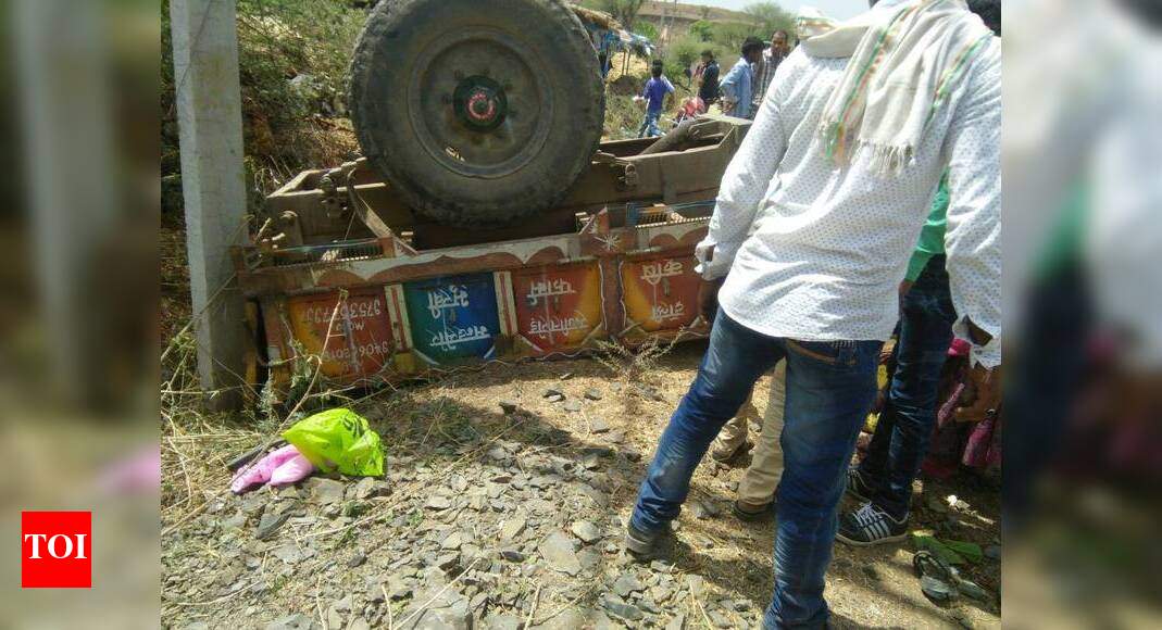 3 killed, 23 injured as tractor trolley overturns in MP's Mandsaur ...
