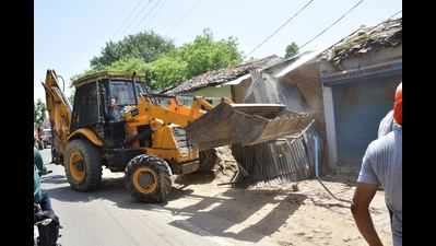 ADA carries demolition drive in Allahabad