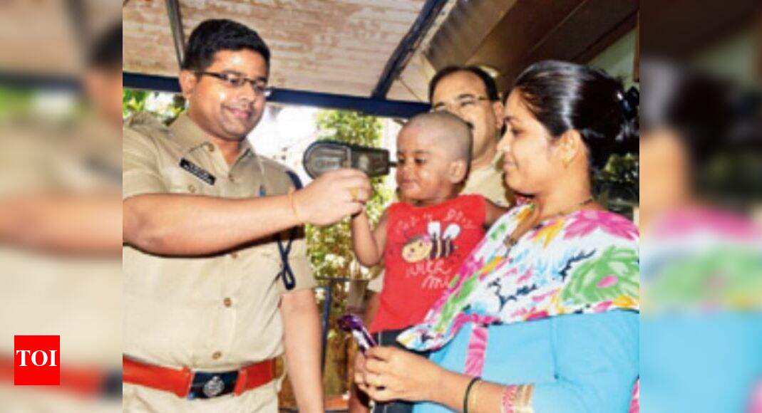 Woman caught in bid to sell toddler for Rs 1 lakh near Vasai railway station