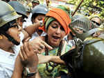 BJP workers clash with police in Kolkata