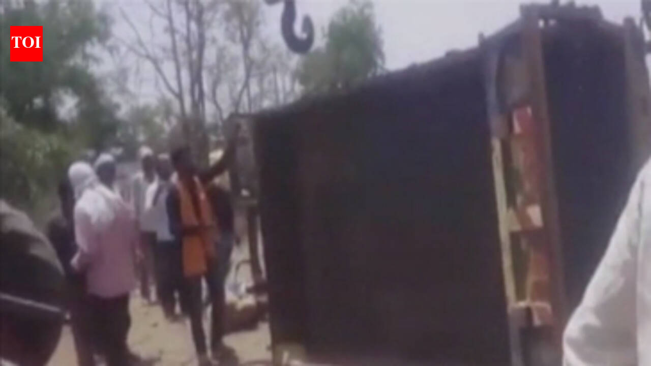 Watch: 11 dead after trolley overturns in Rajasthan